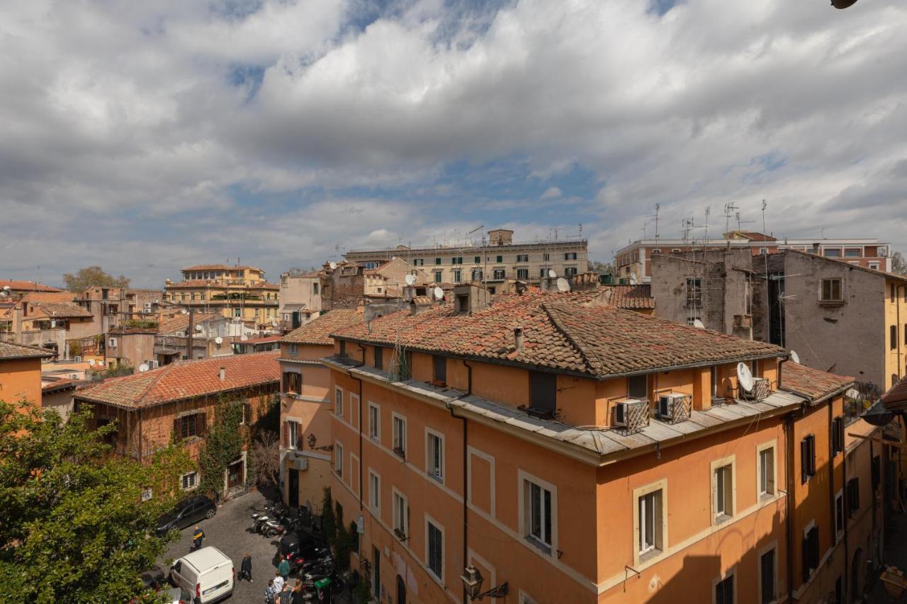 Amazing Apartments With Terrace Or Rooftop In Trastevere — Foto 1